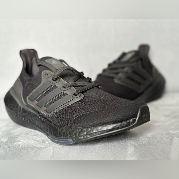 ultraboost 21 black